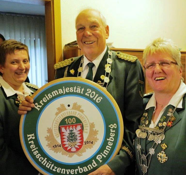 Kreisschützenverband Pinneberg - Kreiskönigsscheibe hat Ihren Ehrenplatz erhalten